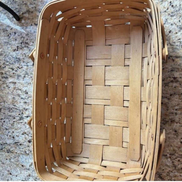 Longaberger Small Gathering Basket w/ Plastic Divider Insert Signed - Picture 7 of 7
